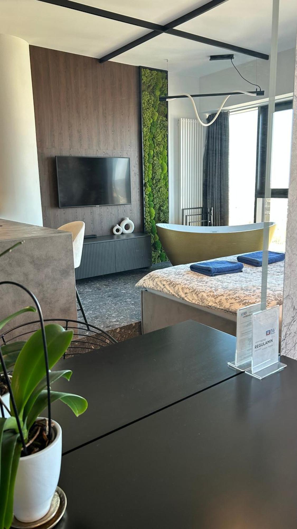 Hanza Tower 24 Jacussi & Pool Apartament